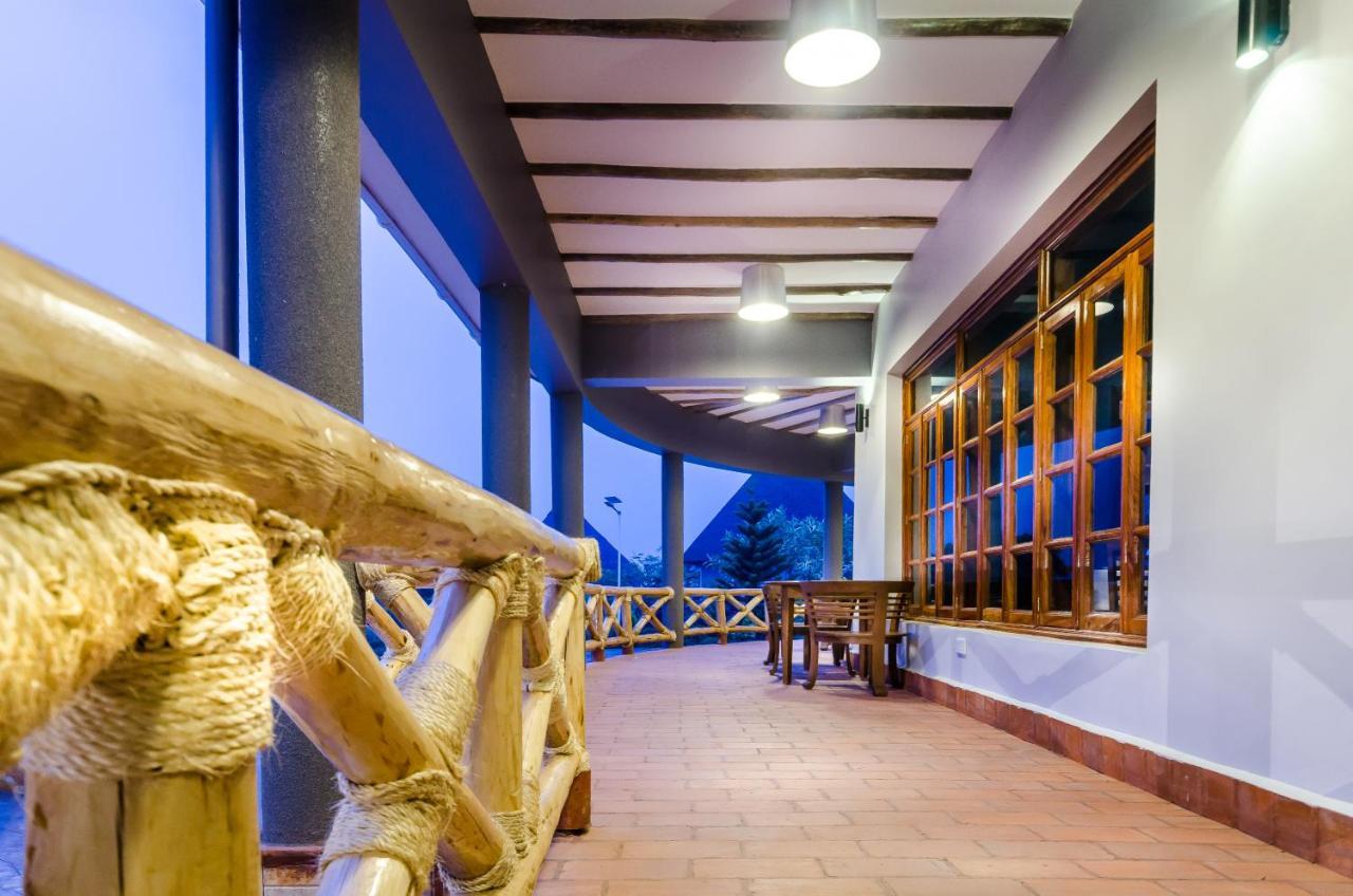 Emburara Farm Lodge Mbarara Exterior foto