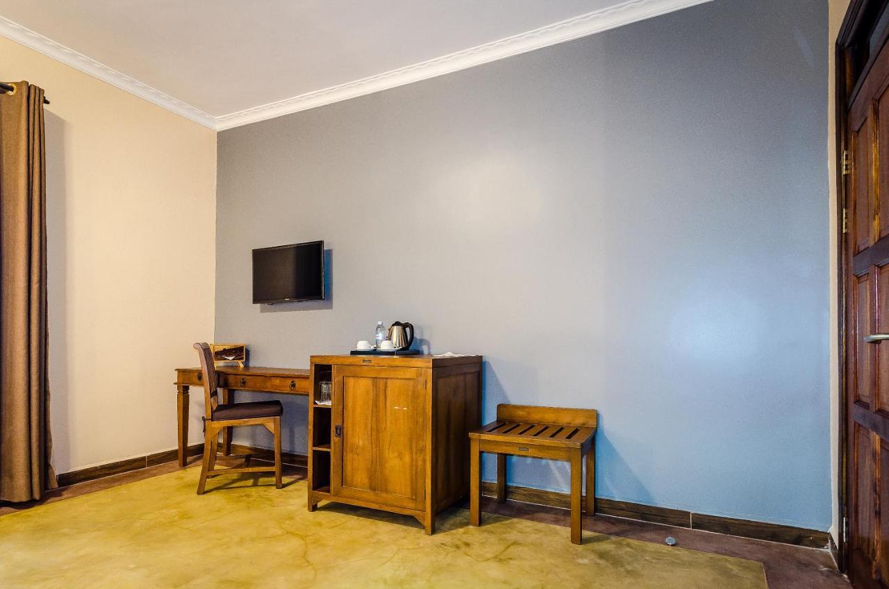 Emburara Farm Lodge Mbarara Exterior foto