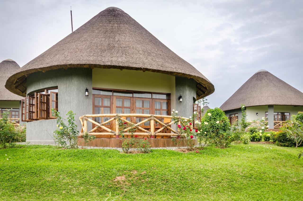 Emburara Farm Lodge Mbarara Exterior foto